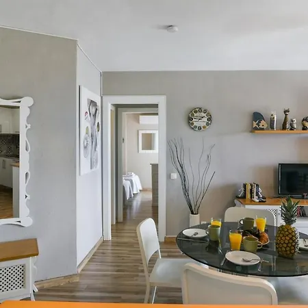 Fantastic Seaviews & Pool, Close To Apartment *