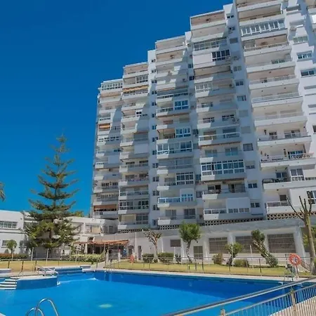 Fantastic Seaviews & Pool, Close To