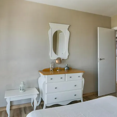 Apartment Fantastic Seaviews & Pool, Close To *